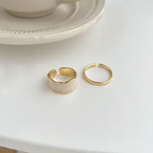 Minimalistische gouden open ringenset met witte emaille brede band voor dames