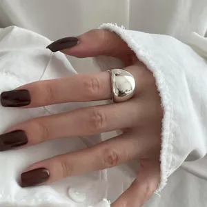 Anello Pane in Rame Placcato Argento Minimalista per Donna Anello Aperto alla Moda Gioielli in Metallo Liscio di Nicchia