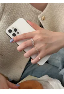 Simple stacked pull chain ring for women, versatile trendy silver finger ring detail view.