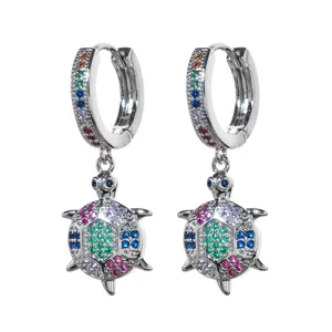 Orecchini a cerchio in argento con ciondoli tartaruga in cristallo multicolore moda.