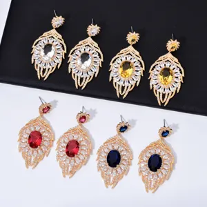 Lusso orecchini pendenti zircone piuma di pavone, eleganti orecchini dorati da donna.