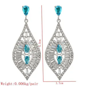 Elegante lange Hängeohrringe mit blauen und klaren Zirkoniasteinen für Damen Hochzeitsfeier.