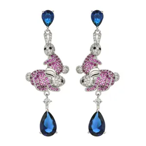 Wunderschöne hängende Zirkonia Hasen Ohrringe mit blauen Kristallen für Damen und Mädchen.