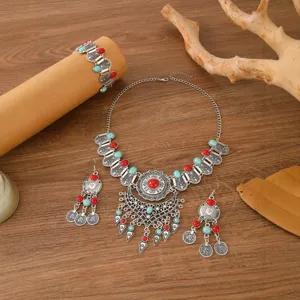 Böhmische Retro ethnische Legierung Halskette Ohrringe Armband dreiteiliges Set Schmuck