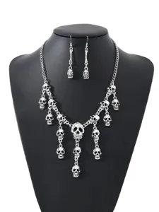 Gothischer Vintage mehrschichtiger Totenkopf Halskette und Ohrringe Schmuck Set Halloween.