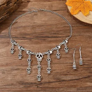 Vintage silberfarbene gothic mehrschichtige totenkopf anhänger halskette ohrringe set.