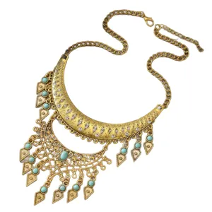 Vintage Boho Statement Halskette mit Türkisperlen und Strass im goldenen Design für Damen.