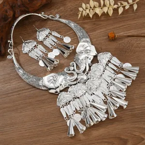 Collier et boucles d'oreilles style ethnique Miao elephant avec cloches pour spectacle de danse.
