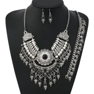 Detailed close-up of the vintage silver-toned ethnic bohemian style statement jewelry set.
