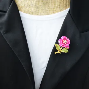 Exquisite pink camellia rhinestone brooch for women, elegant alloy floral pin for apparel.