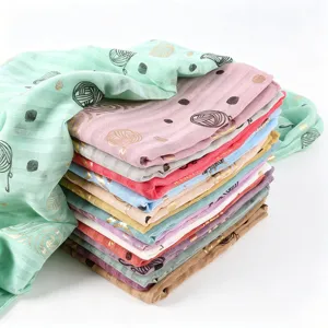 Foulard hijab léger imprimé à feuille métallique pour femmes, écharpe élégante multicolore.