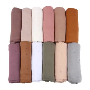 Conjunto de bufandas hijab de modal liso al por mayor con diamantes de imitación.
