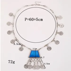 Collana con nappe di monete d'argento bohémien vintage con ciondolo in pietra blu donna.