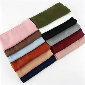 Foulard carré uni en coton et lin vue détaillée, hijab léger et doux pour femmes quotidien.