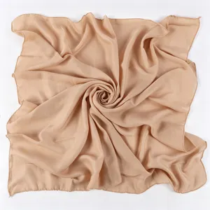 Foulard carre uni en coton et lin, superbe foulard leger de 90cm vue de detail.