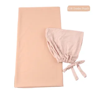 Chiffon hijab en strikmuts set, Maleisië lange sjaal in zachte perzik, comfortabele dagelijkse kleding.