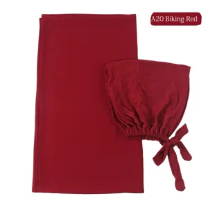 Chiffon hijab en strikkap set moslim lange sjaal in een mooie donkerrode kleur