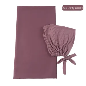 Chiffon hijab en strikmuts set in mauve, elegante lange sjaal voor dagelijks gebruik.