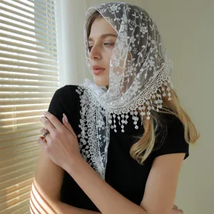 Foulard triangulaire en dentelle blanche voile mantille fleuri creux respirant mode femmes