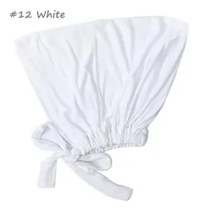Gorro interior hijab de modal con cinta para atar color blanco detalle elástico suave.