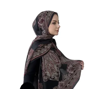 Sciarpa lunga in chiffon traspirante, elegante hijab e copricapo da donna per primavera estate.