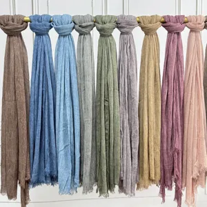 Texturierter Viskoseschal für Damen, einfarbiges Knitter-Kopftuch und atmungsaktives Tuch Detail.