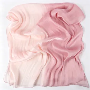 Elegante roze verloop zijden sjaal voor dames, zachte satijnen lange omslagdoek en sjaal.