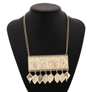 Collana con Ciondolo a Nappina a Foglia con Intaglio in Metallo Vintage Collana a Catena Barbazzale Multistrato Geometrica Esagerata per Festa Regalo Donna