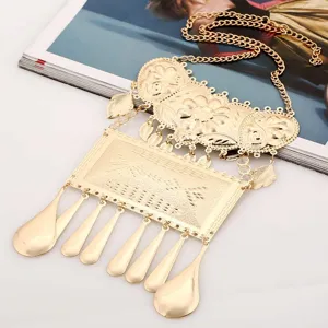Collana girocollo stile europeo americano dorato intagliato foglia nappa pendente