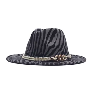 Cappello fedora jazz tesa larga autunno inverno, motivo zebrato grigio nero con catena.