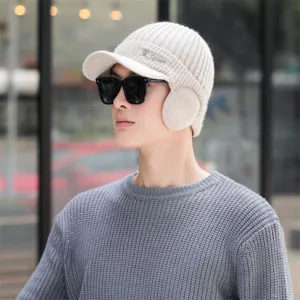 Herren Winter Strickmuetze mit Schirm und Ohrenklappen warme gefuetterte Freizeitmuetze beige
