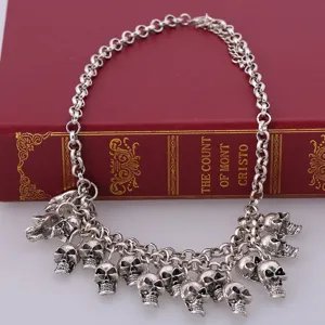 Gotische silberne mehrschichtige Totenkopf Anhänger Statement Halskette für Punk Party Schmuck.