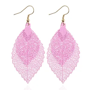 Rosa doppelschichtige hohle Blatt Ohrringe, elegante Mode Metall Ohrhänger für Frauen Alltag.
