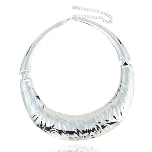 Silberner Metall Statement Choker Halskette Damen, Punk Mode klobige Kragen Schmuck.