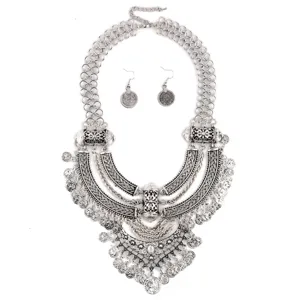 Vintage silberfarbene Münze Statement Halskette und Ohrringe Set ethnischer Schmuck für Damen.