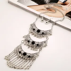 Vintage argento antico multistrato traforato gemma nera nappa collana lunga e orecchini set