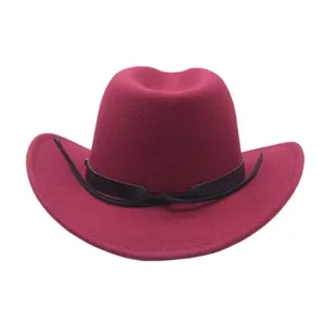 Cappello cowboy in feltro di lana rosso con cinturino in pelle nera, cappello jazz autunnale.