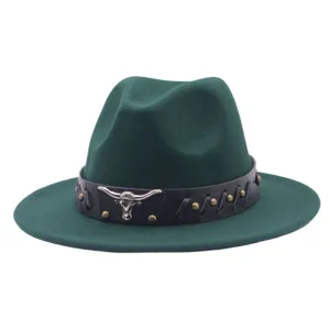 Sombrero fedora verde oscuro con banda de cuero cabeza de toro de metal sombrero de jazz
