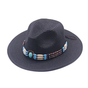 Classico cappello di paglia da cowboy nero con fascia di perline turchesi, protezione solare.