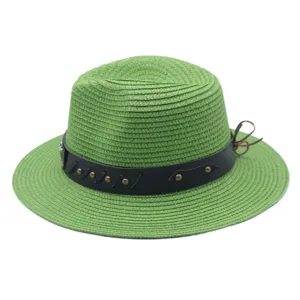 Chapeau de paille vert fedora chapeau de soleil avec bande cuir noir et rivets plage détail