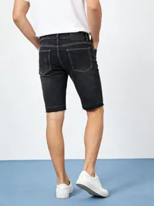 Zwarte stretch denim korte broek voor heren, casual used look bermuda voor de zomer.