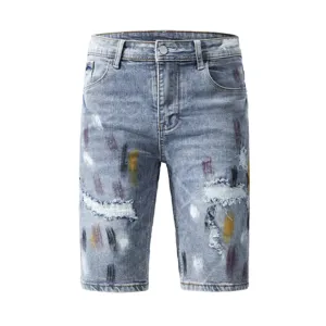 Pantaloncini di jeans uomo estate, bermuda elasticizzati strappati con schizzi di colore.