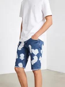 Pantaloncini di Denim Lavato Elasticizzati da Uomo Pantaloni Casual a Cinque Punti a Gamba Dritta con Stampa a Schizzi e Orlo Sfilacciato Abbigliamento Estivo