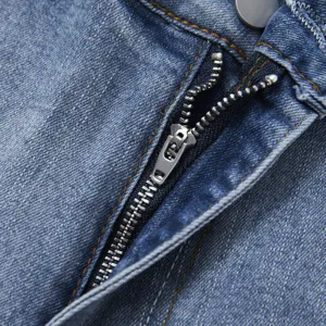 Pantaloncini di jeans da uomo dettaglio cerniera e cuciture, stile casual design.