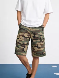 Comodi pantaloncini cargo camouflage casual da uomo con tasche multiple e stile estivo.