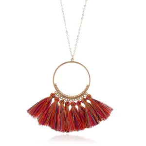 Bohemian lange Quaste Pullover Kette mit großem Metallring Anhänger für Damen.