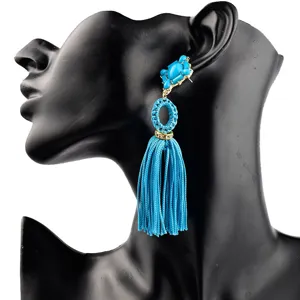 Boho blaue Quasten Ohrringe für Damen, lange Legierung Design mit blauer Quaste für Mode.