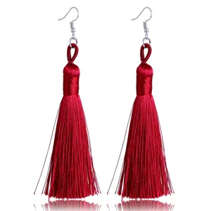 Rote Quasten Ohrringe Detail, handgemachte geflochtene lange Hängeohrringe für Damen.