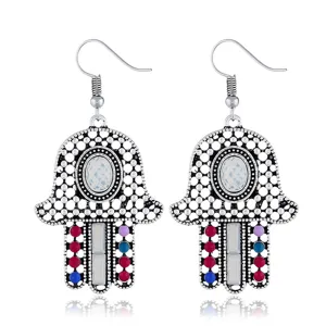 Böhmische Vintage Hamsa Hand Ohrhänger mit bunten Steinen und silbernem filigranen Design.