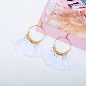Böhmische weiße Quasten Creolen stilvolle Modeschmuck Ohrringe Accessoires Damen